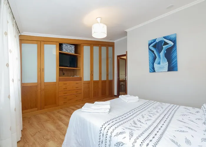 Relajante Y Acogedor En Vigo By Cabana Rentals